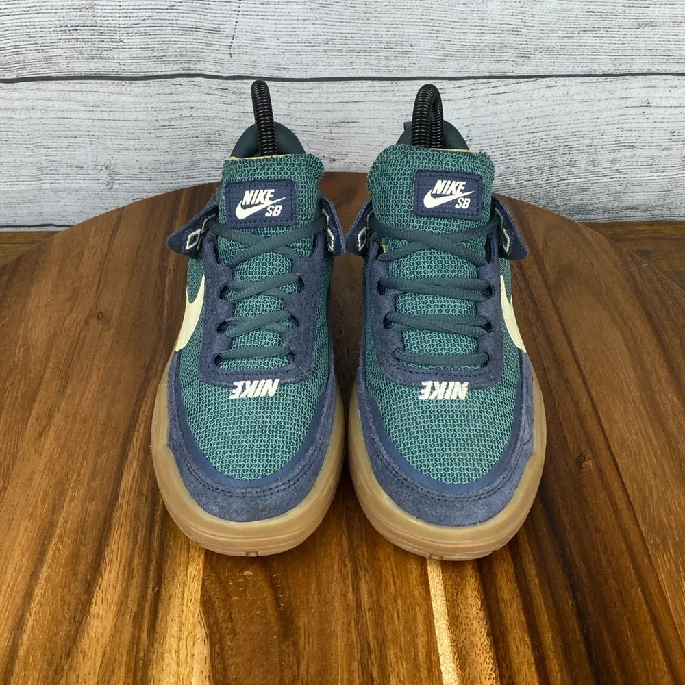 Nike SB Day One Blue Green Gum Light Brown Alabaster Shoe FN4210-401 Youth 3.5